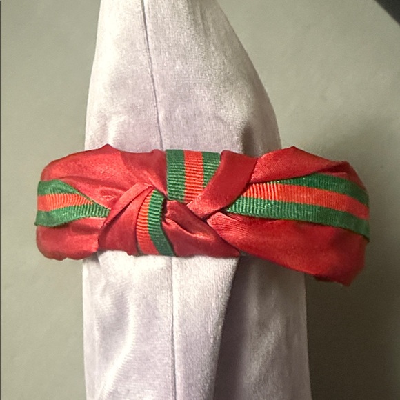 Elegant Red and Green Headband - Picture 3 of 7